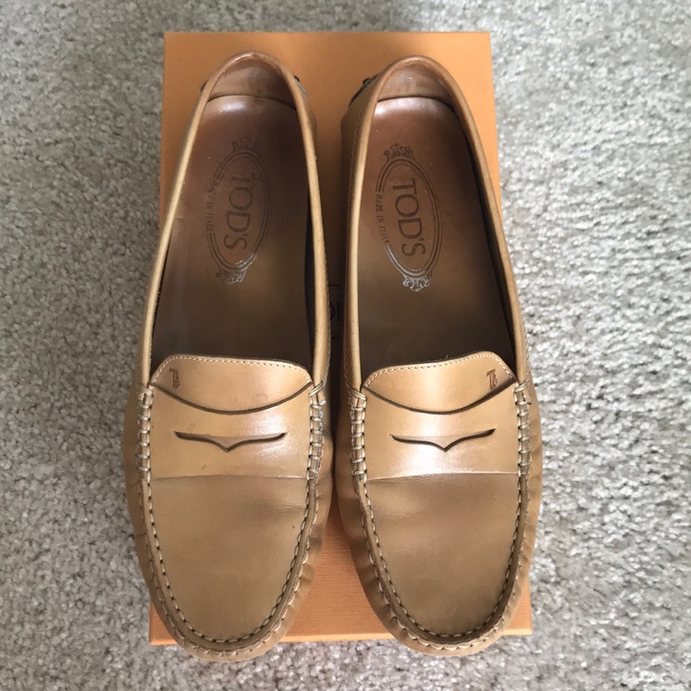 Tod’s Women’s Gommino Loafer - Tan - Size 39